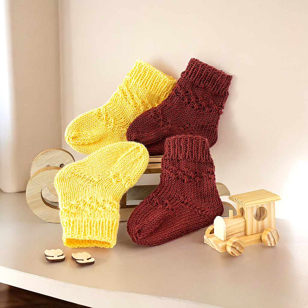 Babysocken gelb und bordeaux
