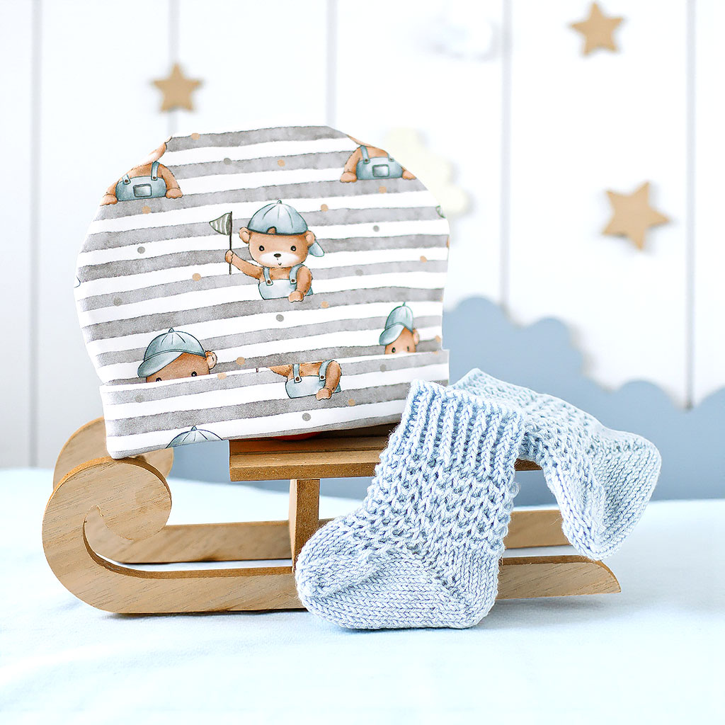 Babymütze Bärenjunge und Socken für Neugeborene