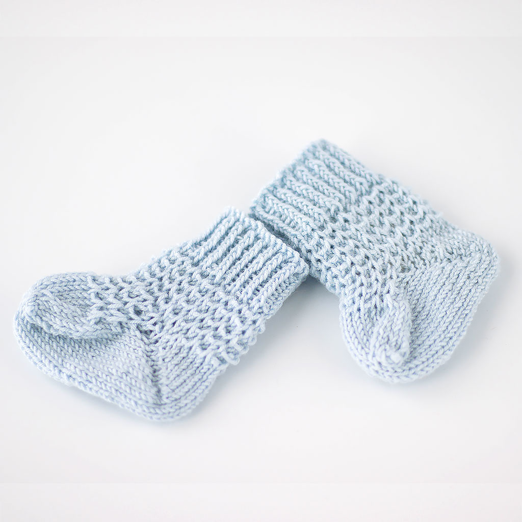 Babymütze Bärenjunge und Socken