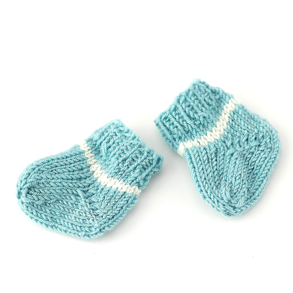 Socken für Waldorfpuppen seegrün gelb