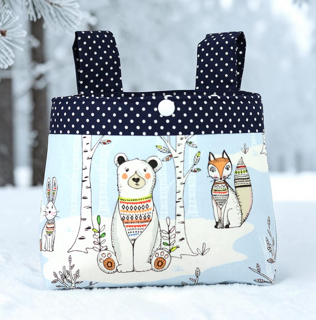 Handgemachte Lenkertasche für Kinder mit Bär, Fuchs und Hase, hellblauer Stoff und dunkelblaues Punktemuster