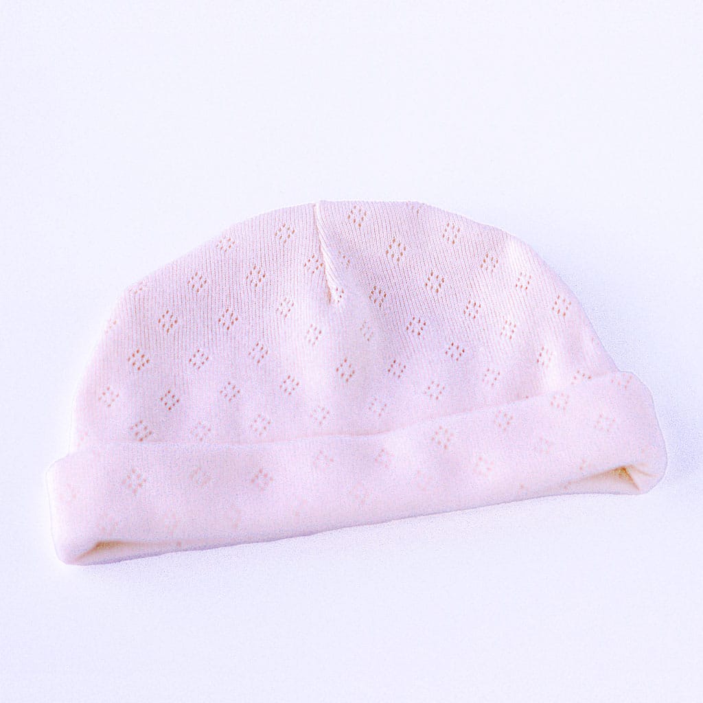 Babymütze mit Lochmuster und Socken