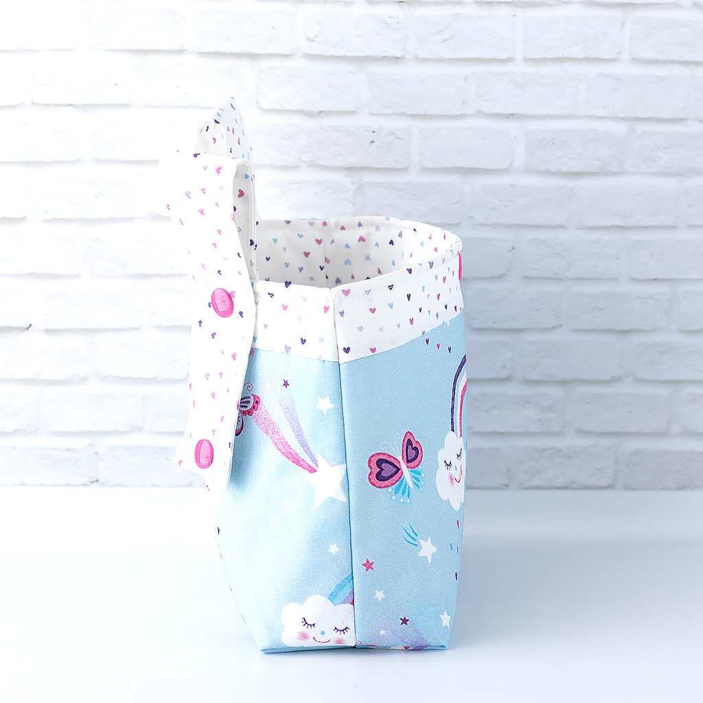 Lenkertasche Regenbogenwolken blau, seitlich