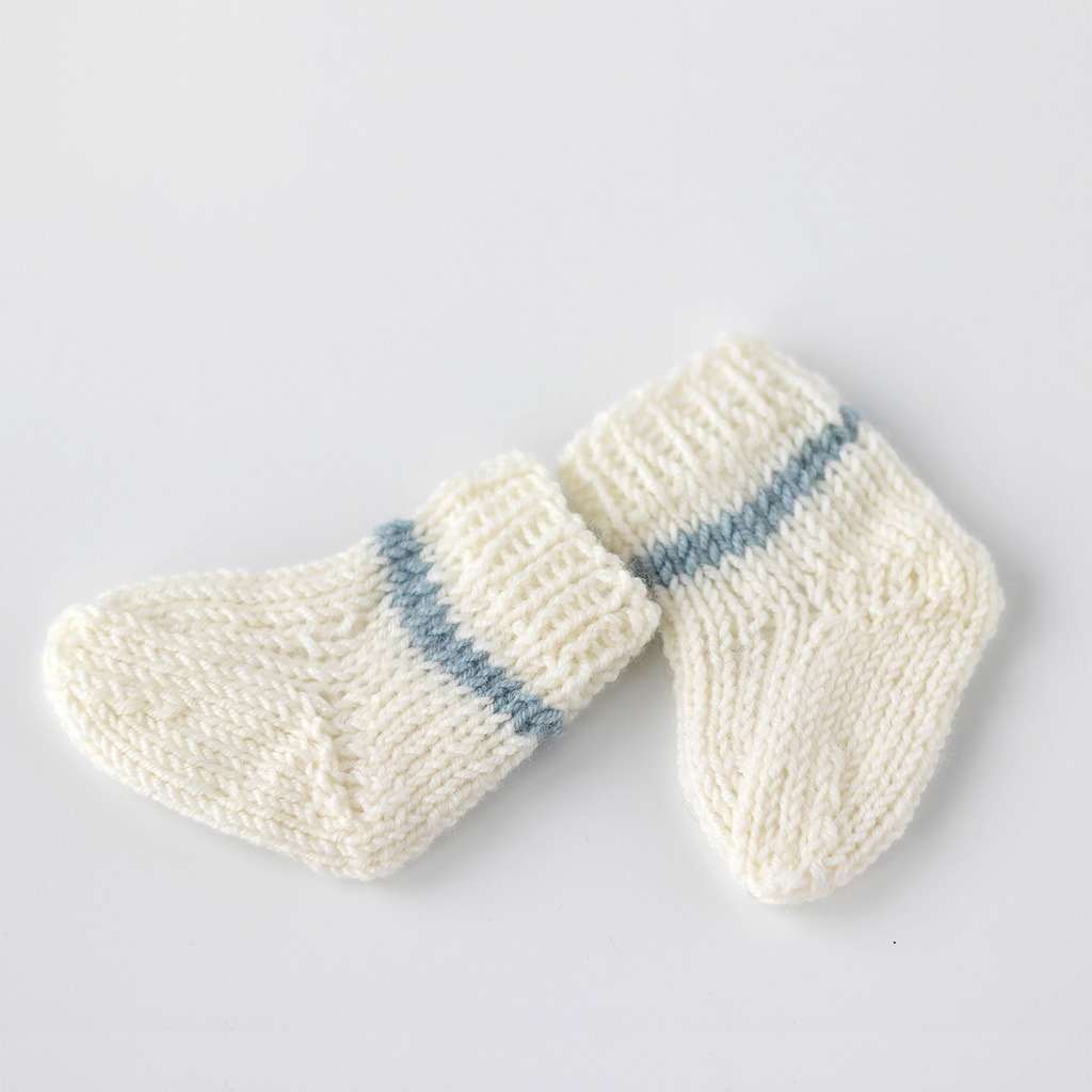 Socken für Waldorfpuppen weiß