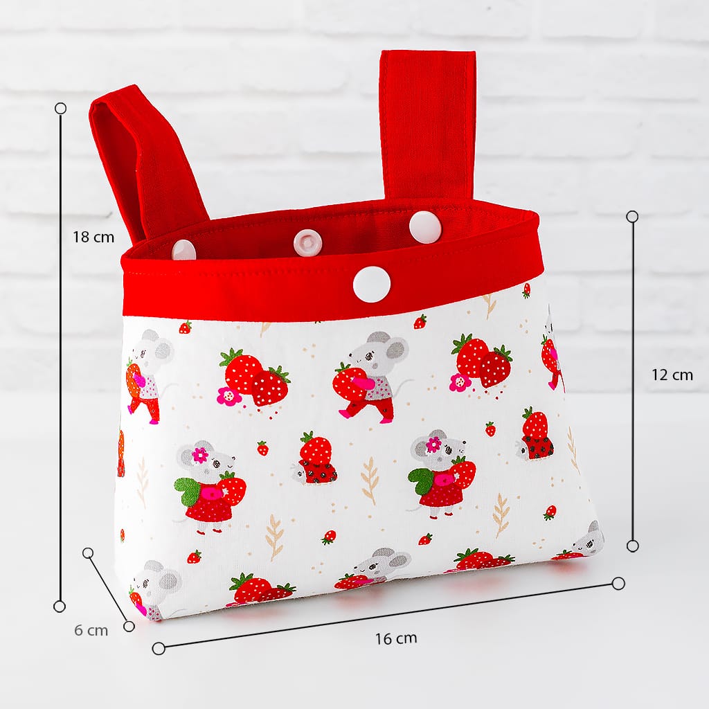Maßangaben der kleinen Erdbeermaus-Lenkertasche: 16 cm breit, 12 cm hoch und 6 cm tief.